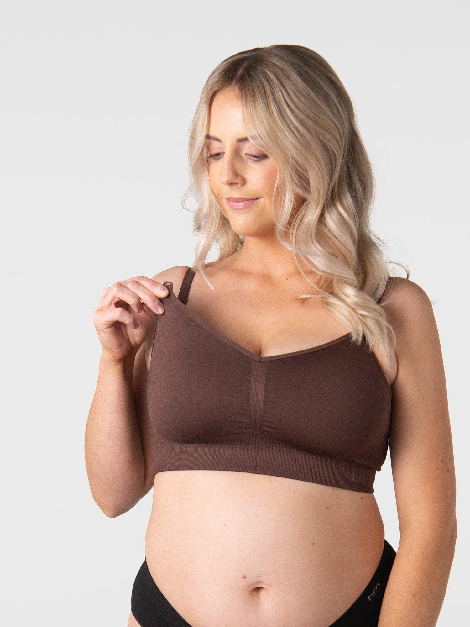 Adele wears My Necessity Chocolate unclipping nursing clip